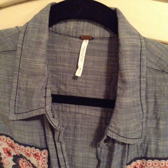 FREE PEOPLE - lightweight button up - Picture 7 of 8